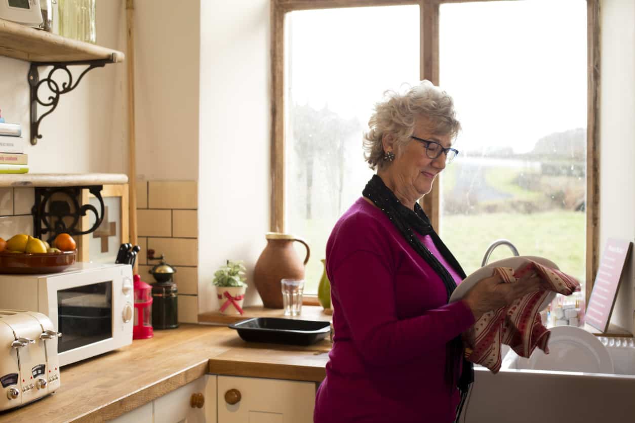 8 Tips for Enhancing Home Safety for Elderly Family Members and